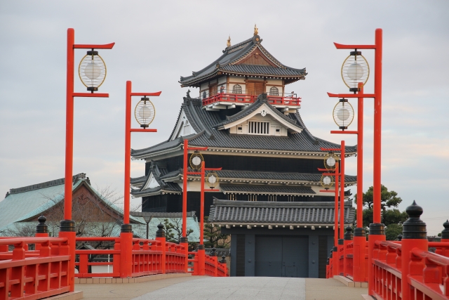 大手橋から見る清洲城