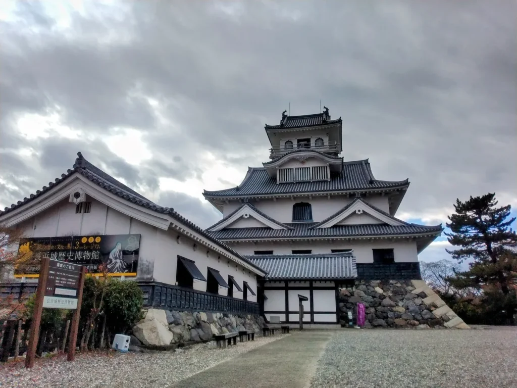 長浜城の模擬天守（長浜城歴史博物館）