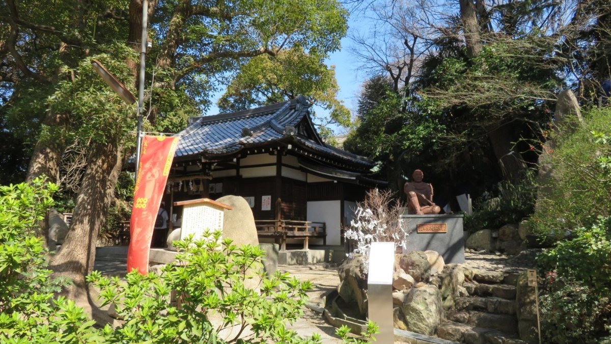 安居神社の真田幸村像